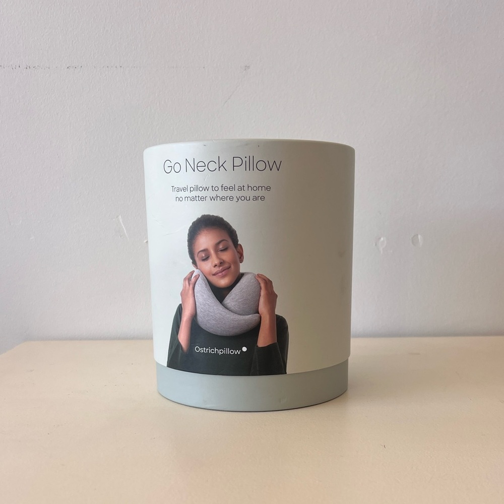 Ostrichpillow Go Neck Pillow - Light Gray - Blue Reef NIB Airplane neck pillow